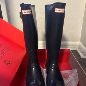 Navy Blue Hunter Boots Size 7 NEW